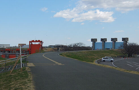 荒川CR水門めぐり140321-2岩渕水門.jpg