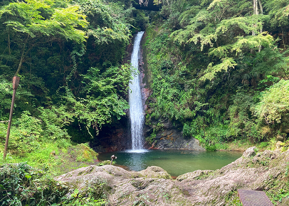 10秩父華厳の滝