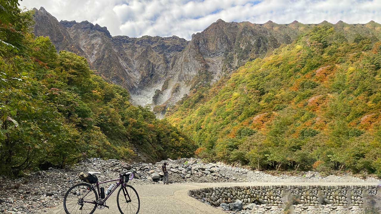 紅葉の一ノ倉沢,ロードバイク