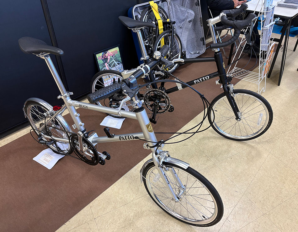 ハンドメイドバイシクル展で展示された、PATTO BIKEの自転車。折りたたみ自転車です。