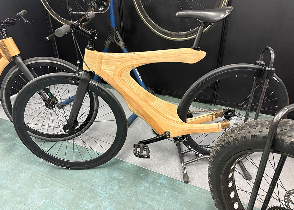 ハンドメイドバイシクル展で展示された、工房ペッカーのオーダーメイド自転車。