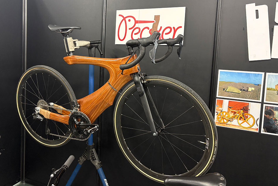 ハンドメイドバイシクル展で展示された、工房ペッカーのオーダーメイド自転車。